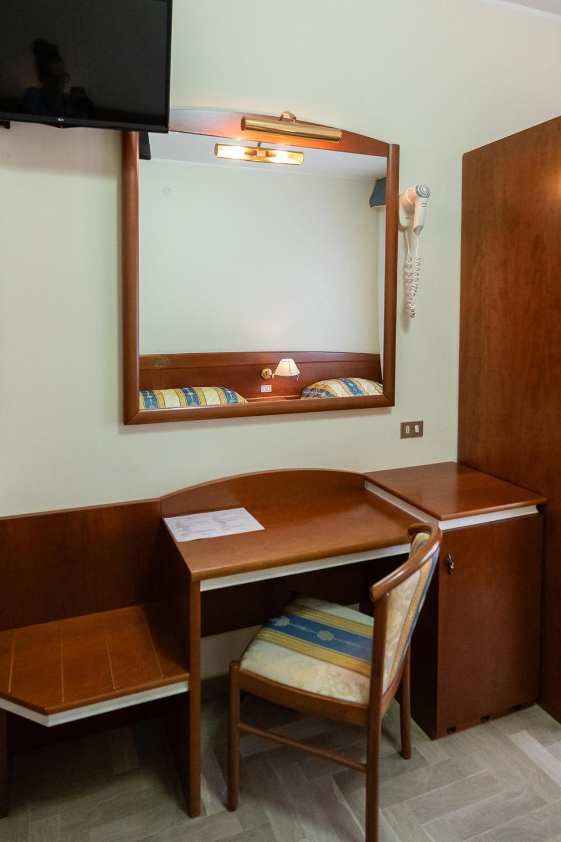Easy Hotel Meryon Сотомарина Стая снимка