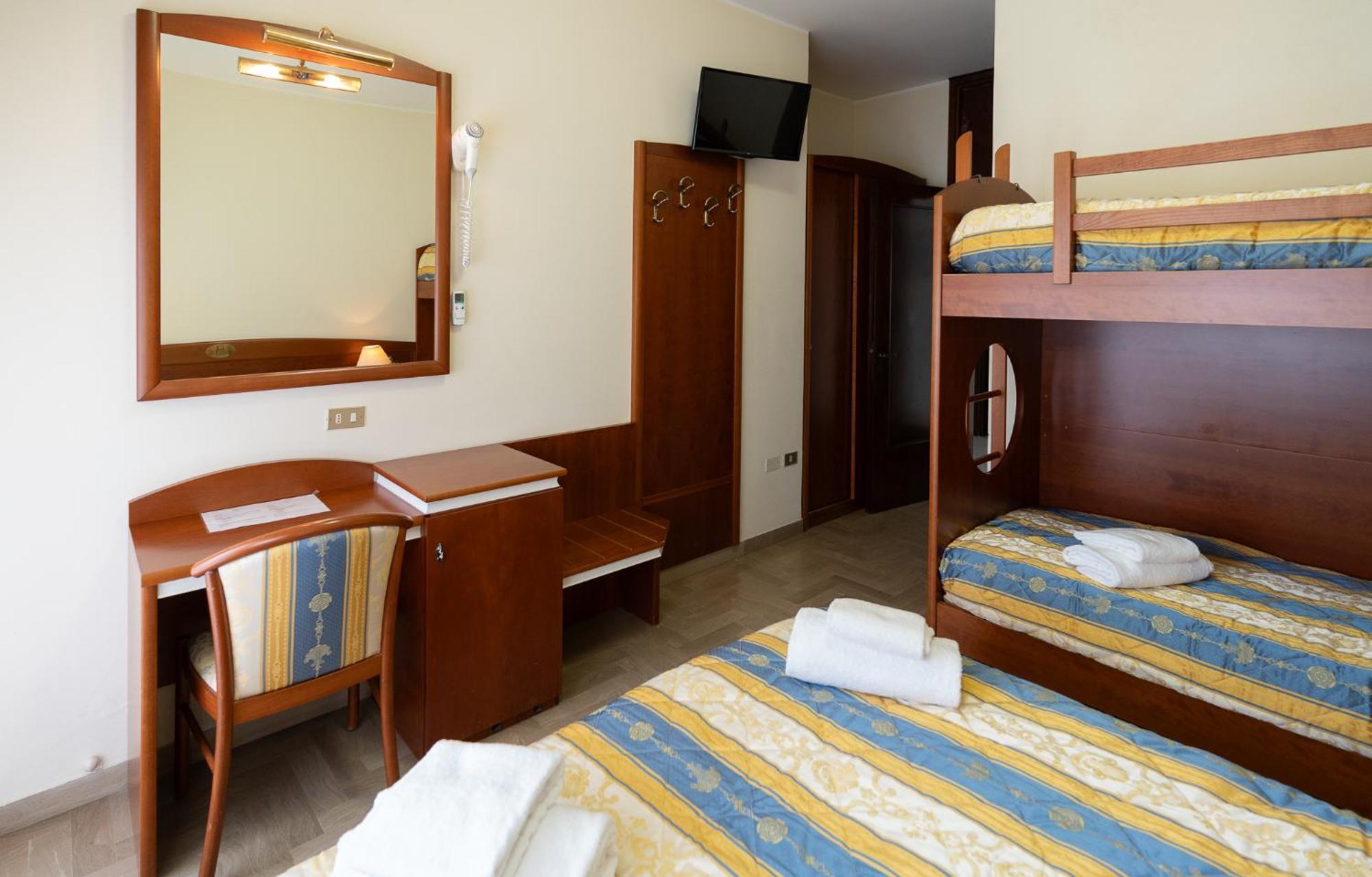 Easy Hotel Meryon Сотомарина Стая снимка